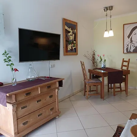 Niki Mit Beheiztem Gemeinschaftspool Fuer 2 Appartments Las Breñas