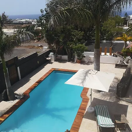 Niki Mit Beheiztem Gemeinschaftspool Fuer 2 Appartments *