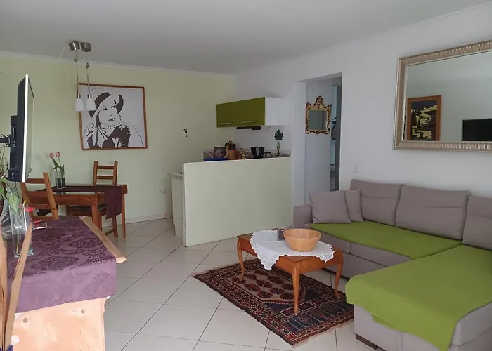 Niki Mit Beheiztem Gemeinschaftspool Fuer 2 Appartments